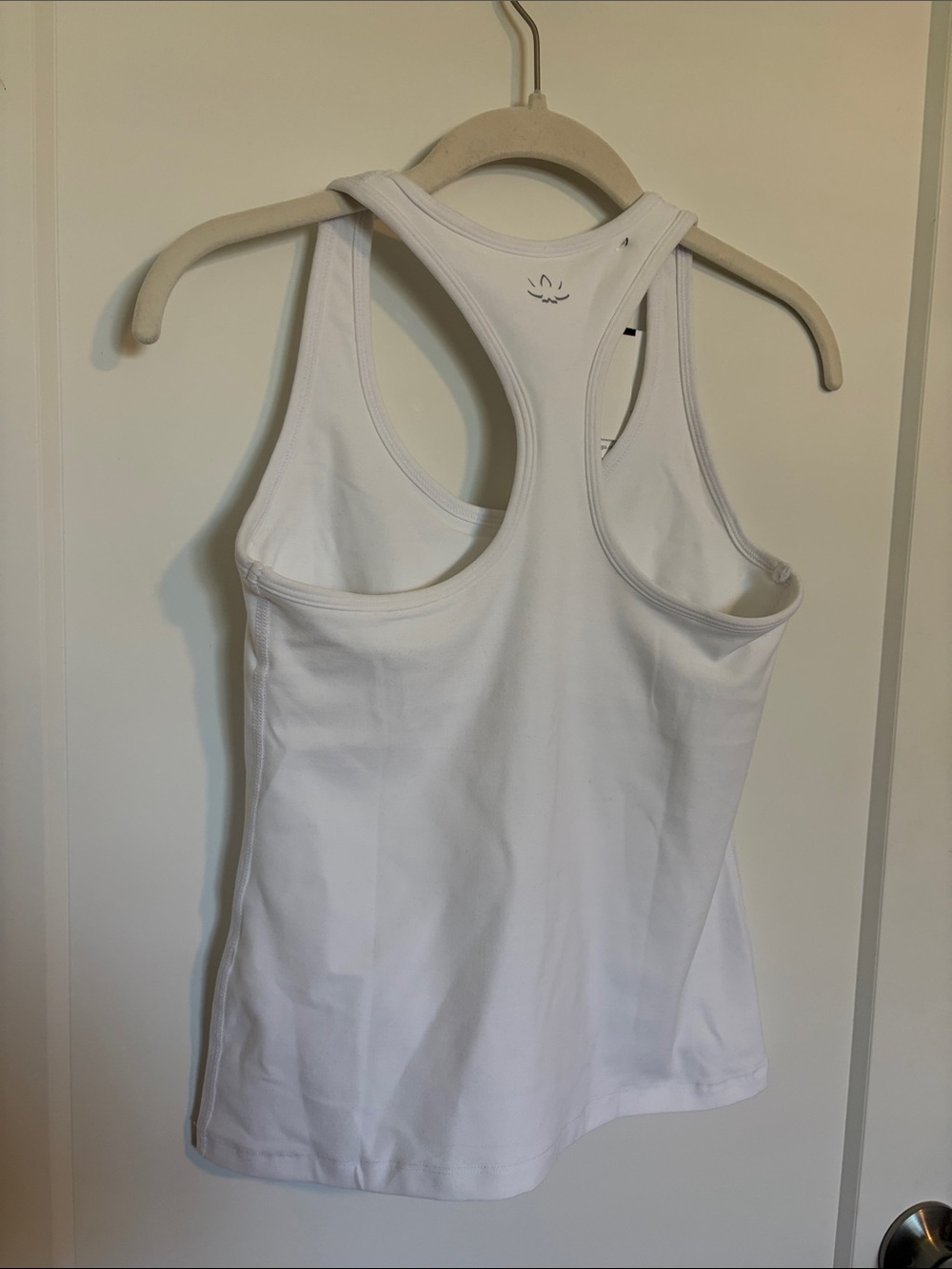 Beyond Yoga White Racerback Scoop Tank - Picture 2 of 2
